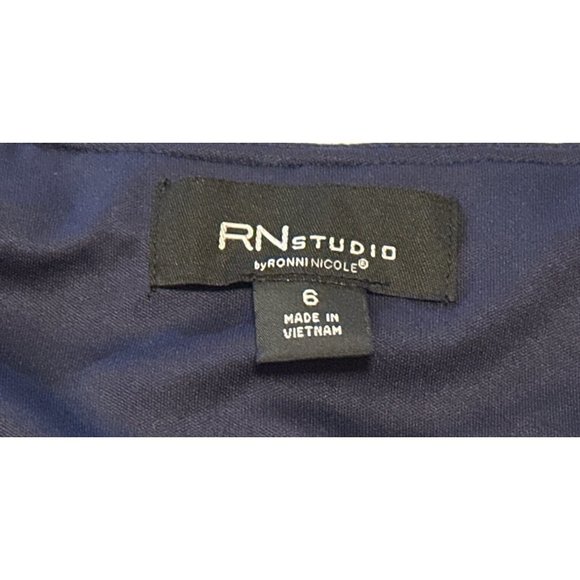 Chic Wave Pattern Mini Dress - Picture 10 of 16